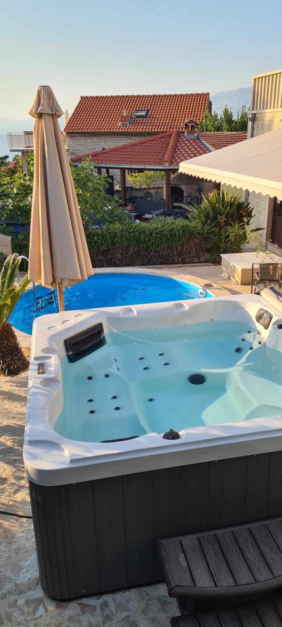 Apartments " Happy Villa " Splitska Esterno foto